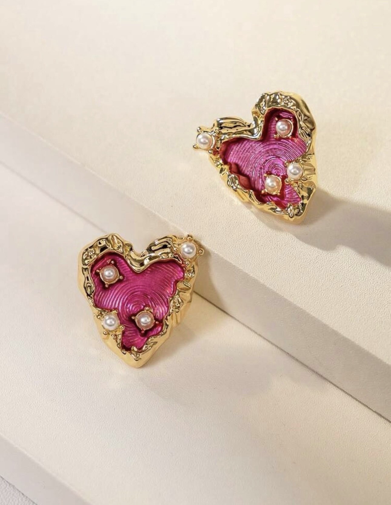 Pearl Hurt Stud Earrings 