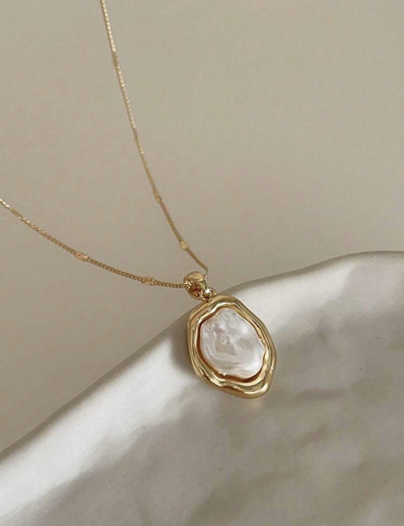 Pearl Pendant Necklace