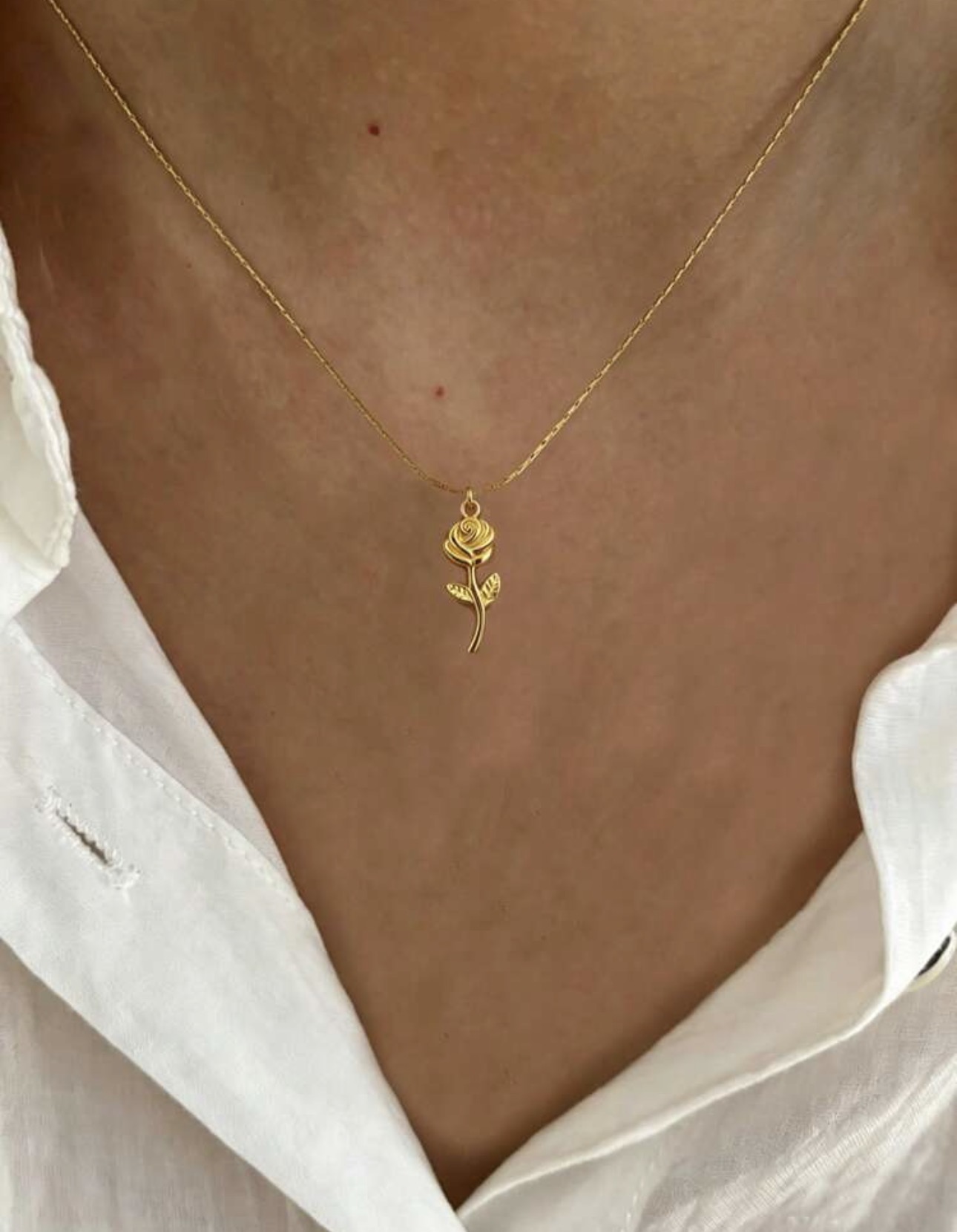 Rose Pendant Necklace